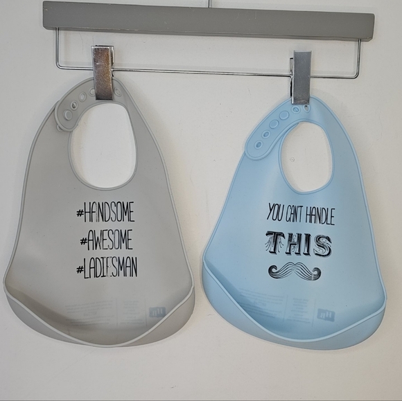 Hudson Baby Waterproof, Easy Wipe, Comfortable Silicone Bib with Pockets (2) - Picture 2 of 9